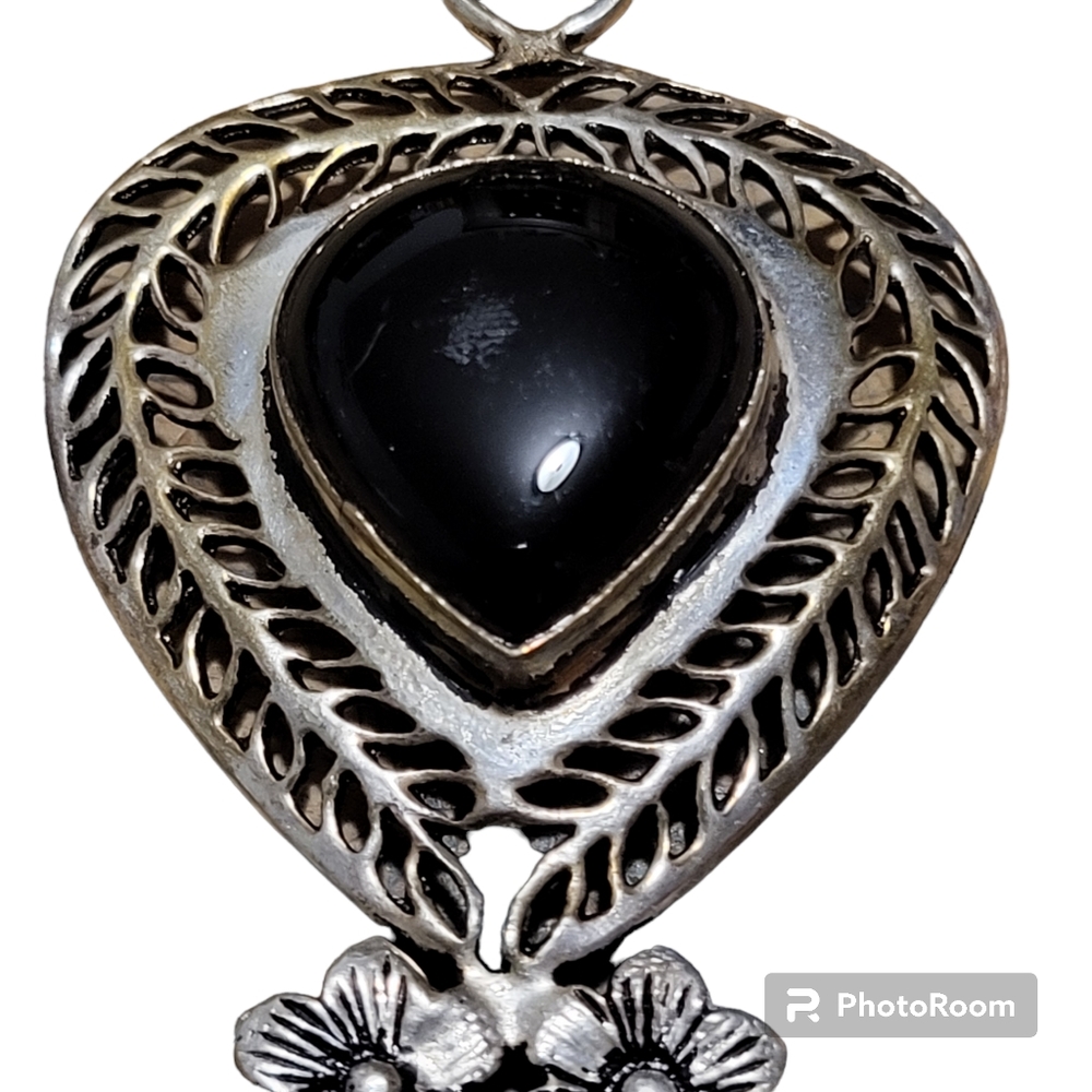 Vintage silver plated pendant black stone flower accent - Picture 4 of 5